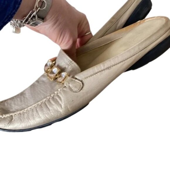 Stuart Weitzman gold/cream leather moccasin mules size 6.5 - Picture 7 of 16